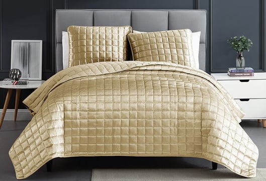 Picture of Luxe Gold Quilt Set