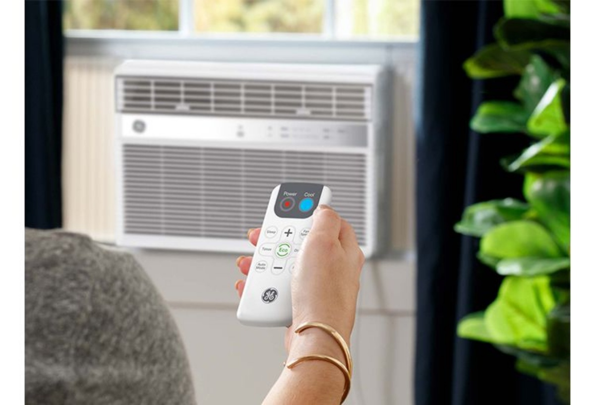 GE Smart 8000 BTU Window A/C | Badcock & More